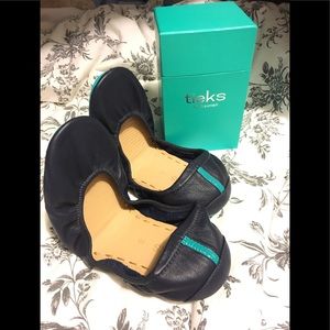 California Navy Tieks 🦋Offers welcomed🦋